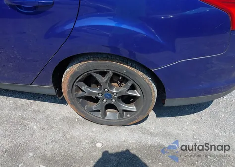 2013 Ford Focus Se z USA, uszkodzony, nr VIN 1FADP3F29DL354150